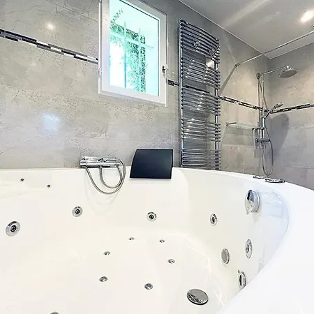 Chez-nous C'est Chez Vous, Piscine, Plages Et Golfs