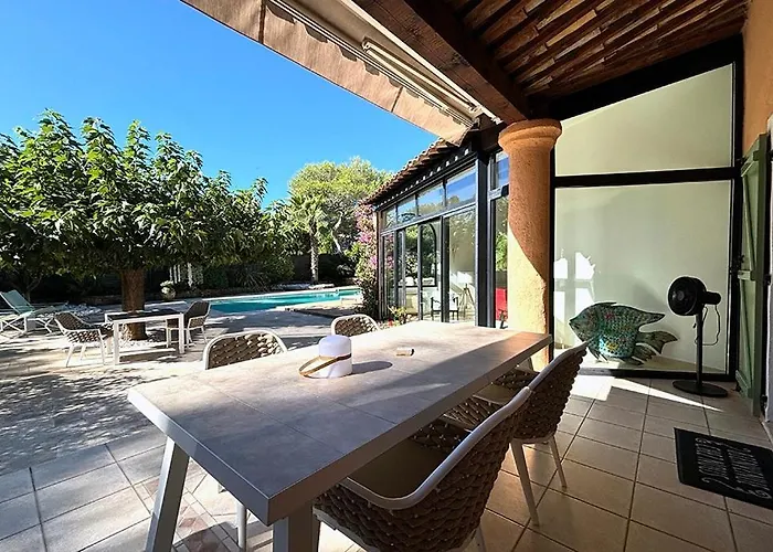 Βίλα Chez-nous C'est Chez Vous, Piscine, Plages Et Golfs